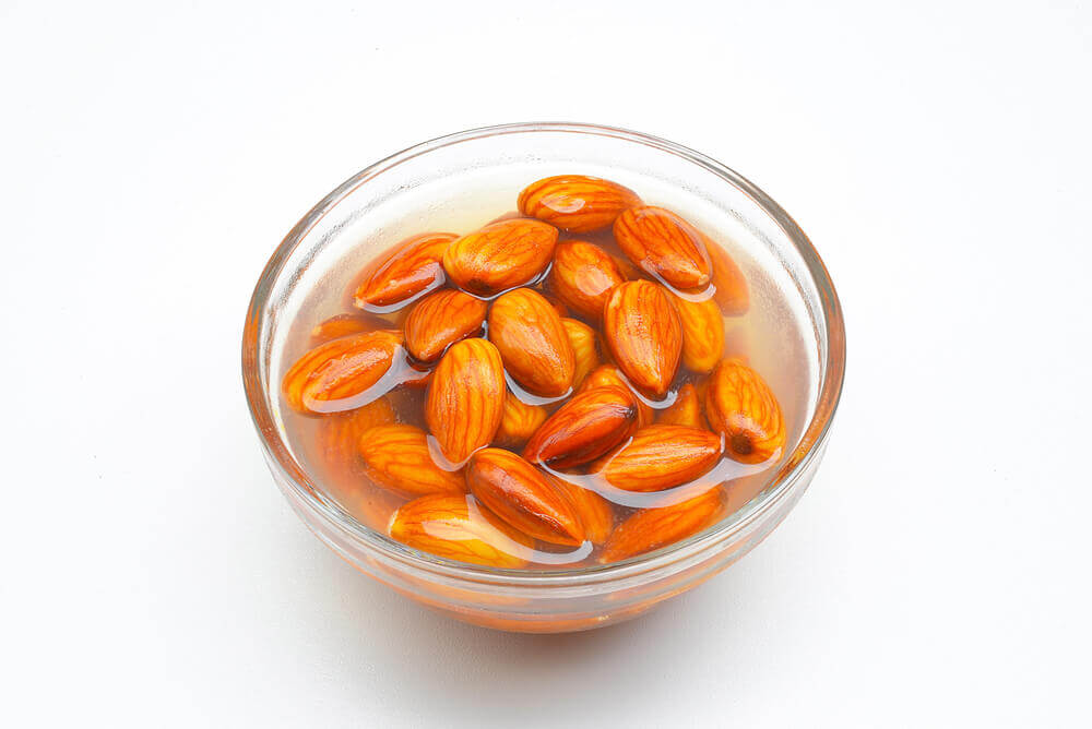 soaked-and-peeled-almonds