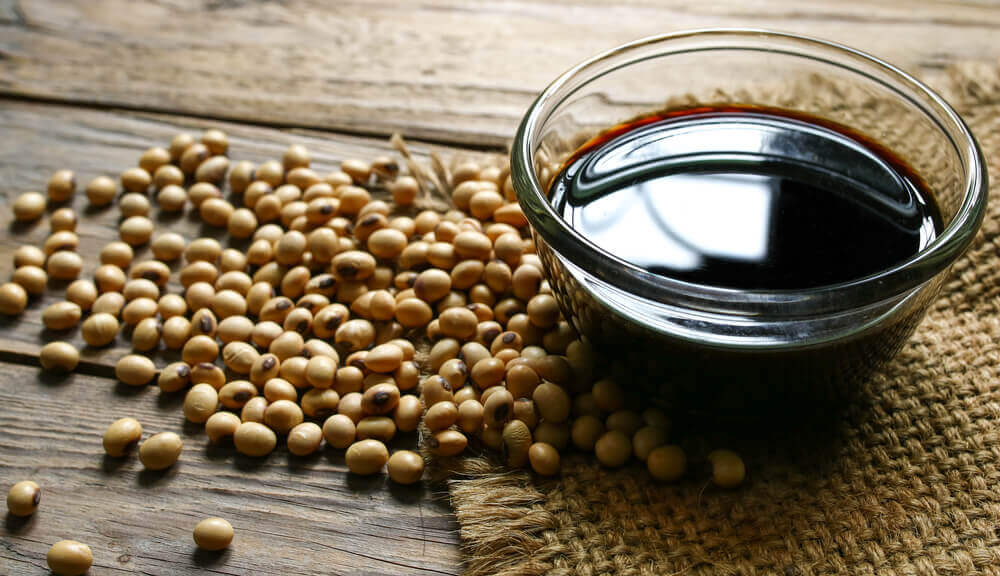 Soya sauce made from soy (tamari)